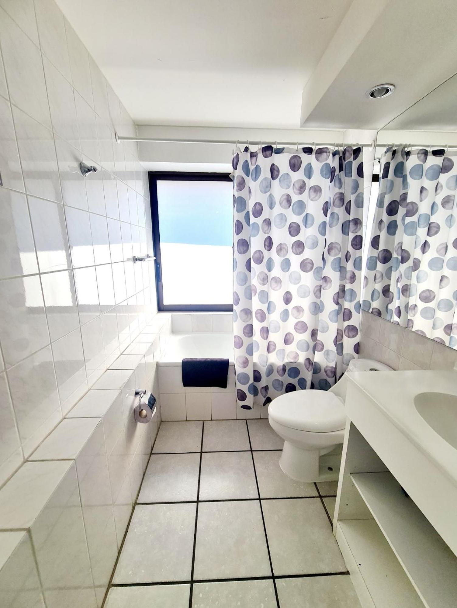 Apartamento El Golf Condes I Estacionamiento I Aire Acondicionado 1h Santiago